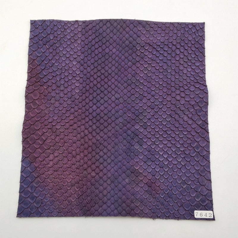 ヘビ革/アナコンダ【24×22cm/1.5mm】グラデーションパープル/マット/Sランク/h7642