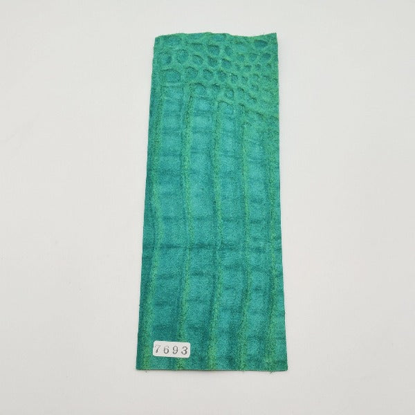 ワニ革/ナイルクロコ【8×21cm/1.3mm】エメラルド/ツヤ中/Aランク/w7693