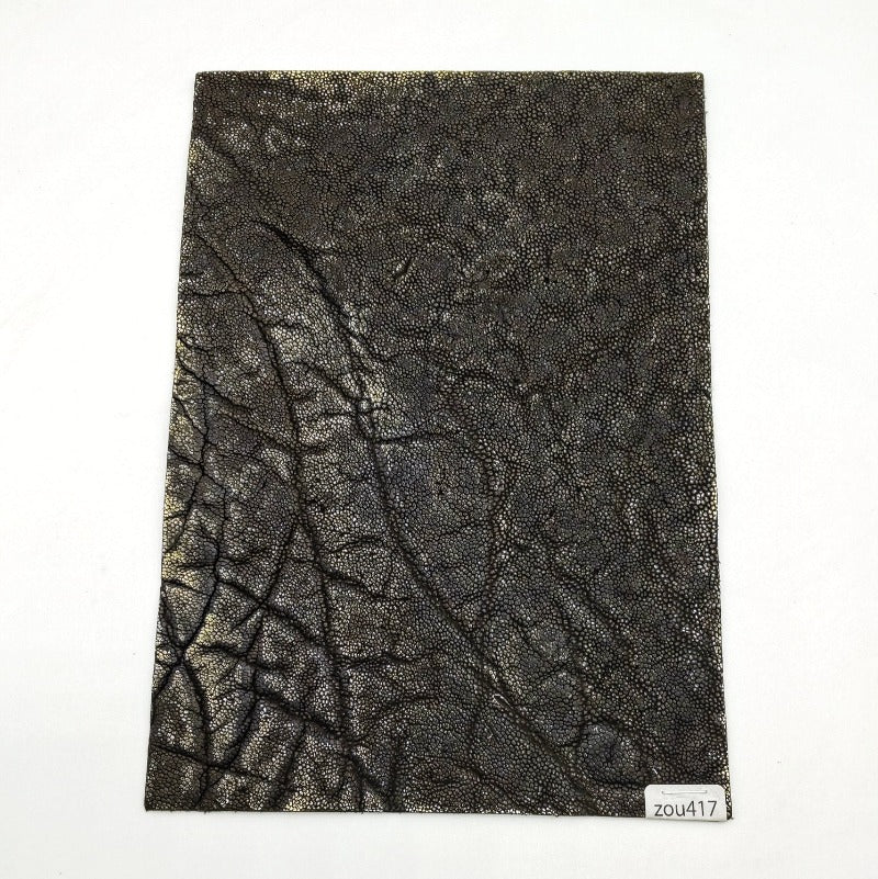 ゾウ革【A5/1.4mm】黒×金/アンティーク仕上げ/Aランク/zou417
