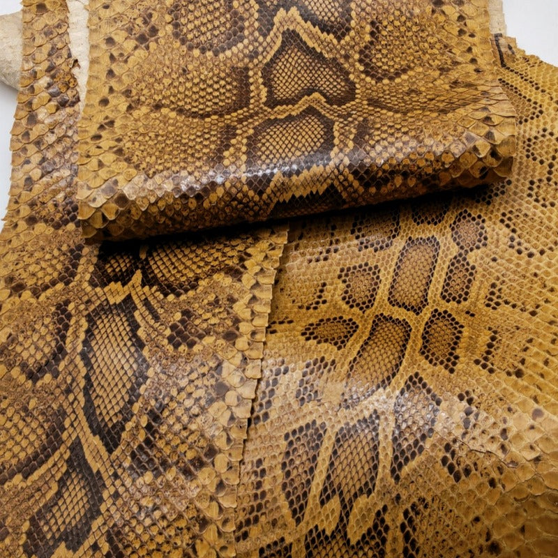 ヘビ丸革/モラレスパイソン腹割【一匹】品質保証/タバック/ツヤ強/hm01