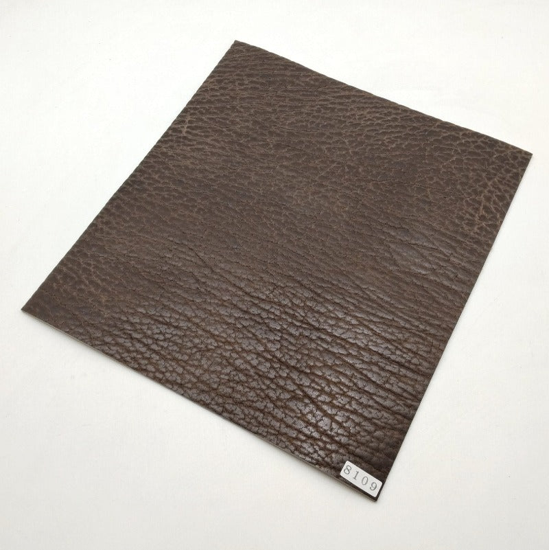アザラシ革【24×22cm/1.6mm】ダークブラウン/ツヤ中/Aランク/a8109