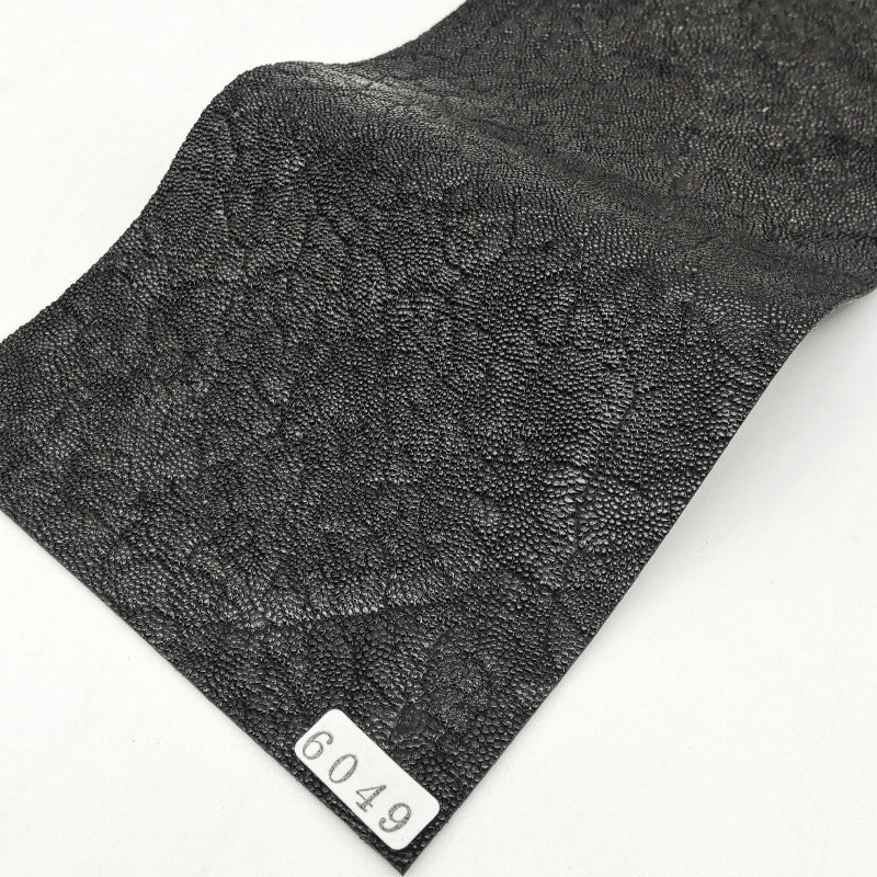 ゾウ革【33×11cm/0.6~0.7mm】ブラック/ツヤ有/Aランク/z6049