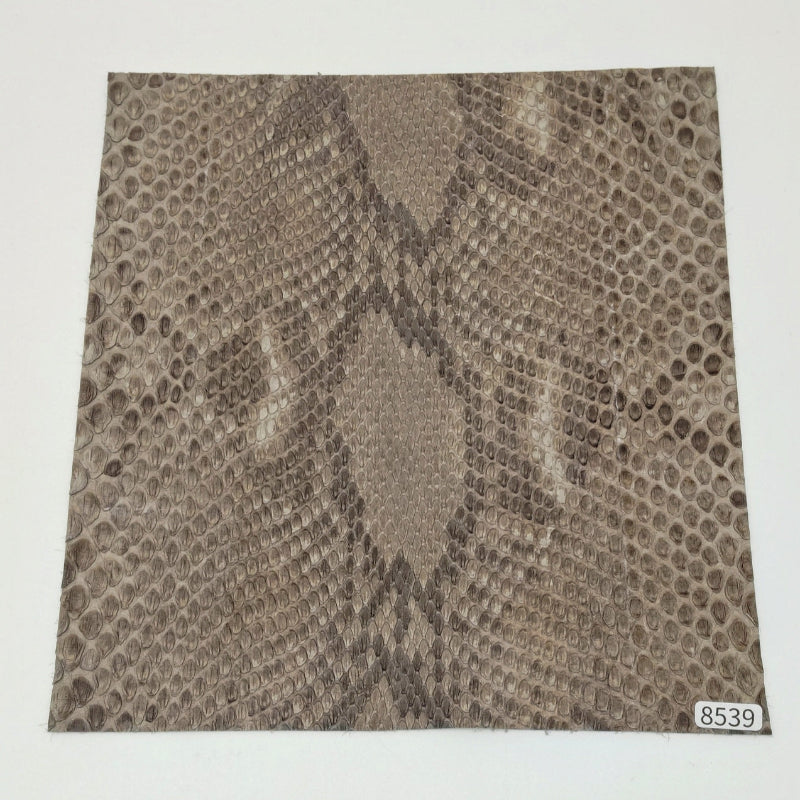 ヘビ革/ダイヤモンドパイソン【24×22cm/0.7mm】グレージュ/マット/Aランク/h8539