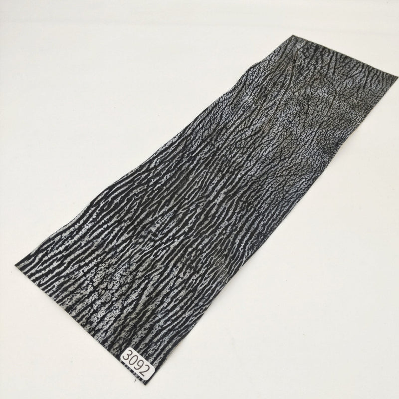 サメ革【33×11cm/0.6mm】白×黒グラデーション/Aランク/s3092