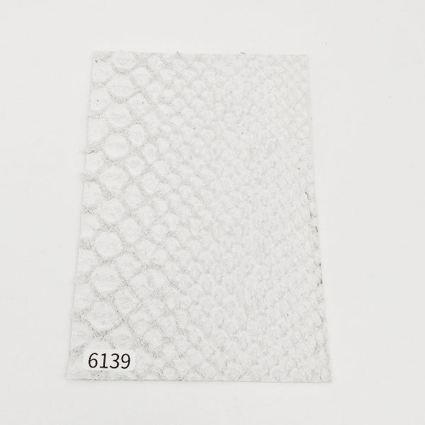 ヘビ革/Dパイソン【ハガキ/0.6mm】ホワイト/ツヤ弱/背割/Sランク/h6139