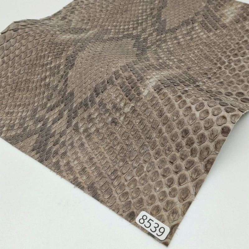 ヘビ革/ダイヤモンドパイソン【24×22cm/0.7mm】グレージュ/マット/Aランク/h8539