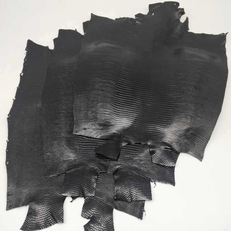 東京店で閲覧,選別できるトカゲ革/ブラック/ツヤ強/背割/t813