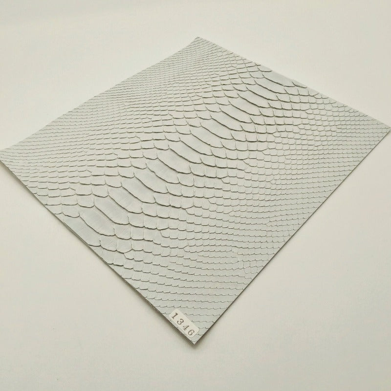 ヘビ革/Dパイソン【24×22cm/0.9mm】染色用下地革/ハギレ付/Sランク/h1346