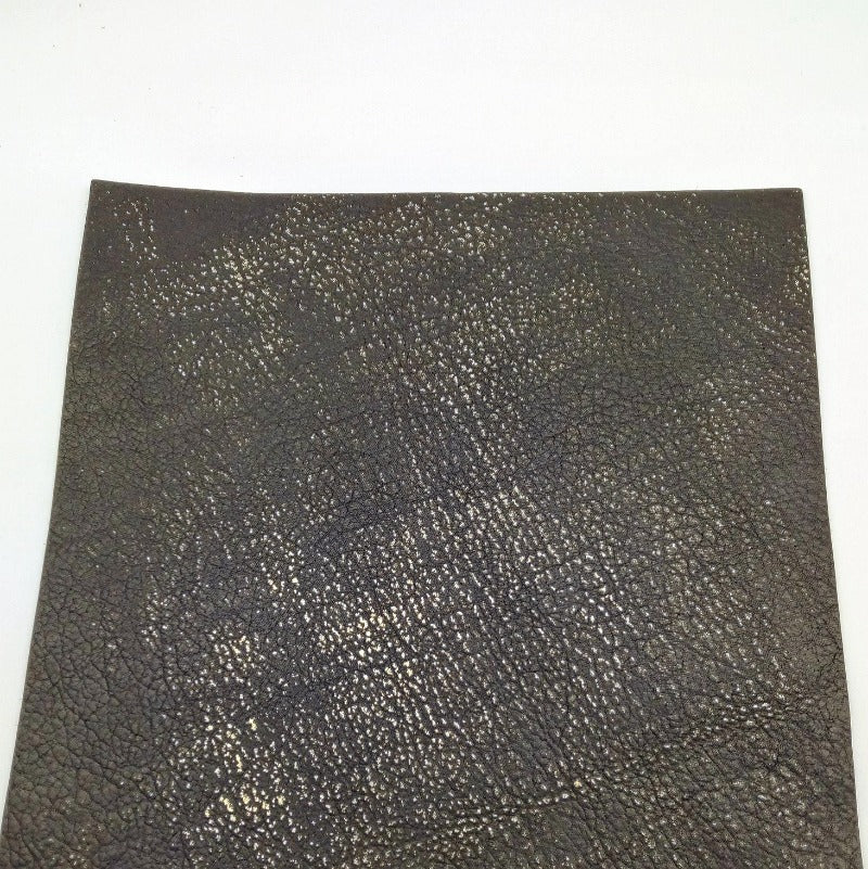 サメ革【A3/1.7mm】黒×金/アンティーク仕上げ/Sランク/sam638