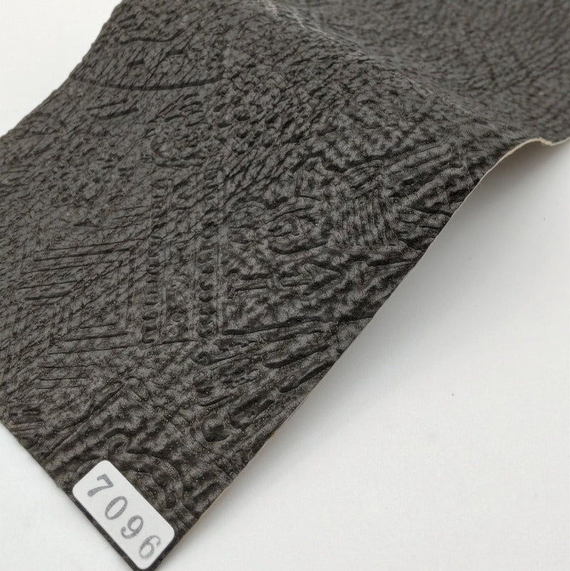 サメ革【33×11cm/0.8mm】黒/アンティーク柄型押し/Sランク/s7096