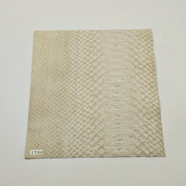 ヘビ革/Dパイソン【24×22cm/0.6mm】シルバーナチュラル/Sランク/h1706