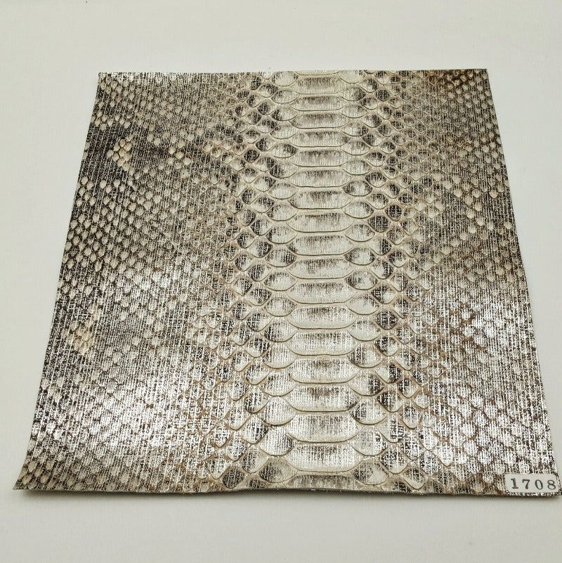 ヘビ革/Dパイソン【24×22cm/0.6mm】シルバーナチュラル/Sランク/h1708
