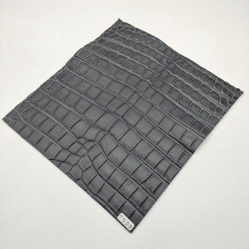 ワニ革/ナイルクロコ【24×22cm/1.4mm】ネイビーグレー/ツヤ中/SCランク/w7529