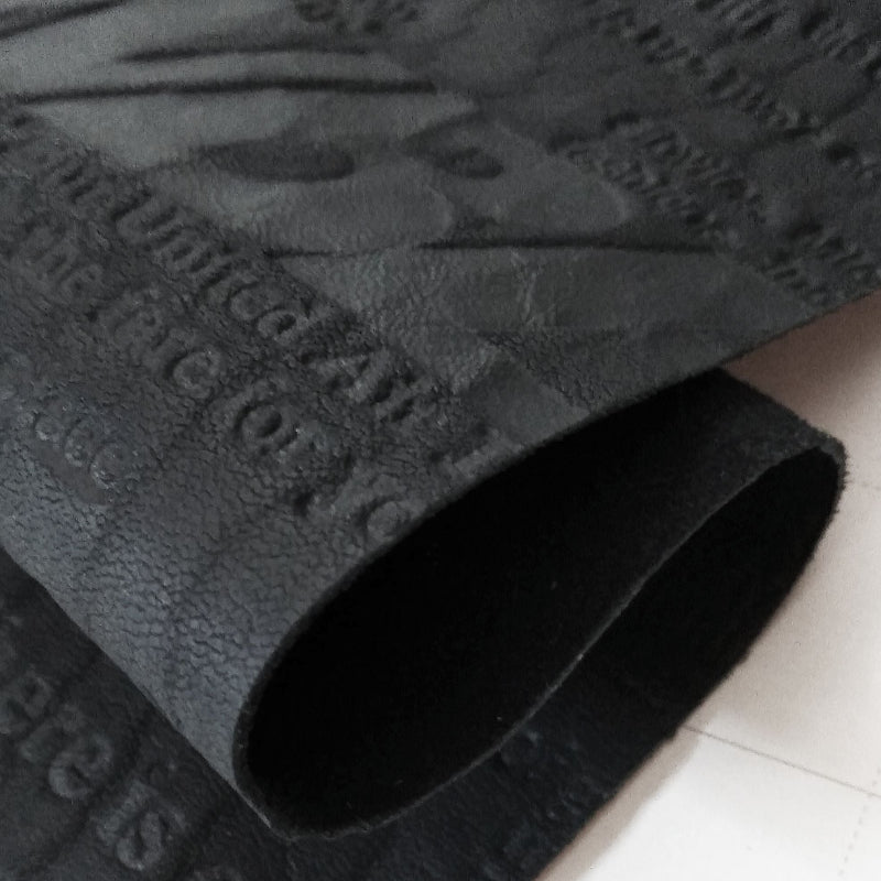 アザラシ革【33×11㎝/0.8mm】ブラック/型押し/ツヤ弱/a235