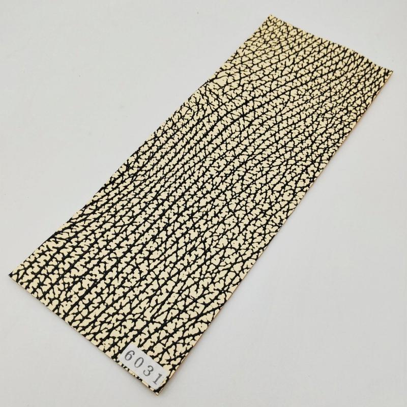 サメ革【8×21cm/1.7mm】バニラ谷黒/Sランク/s6031