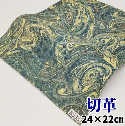 蛇　革素材