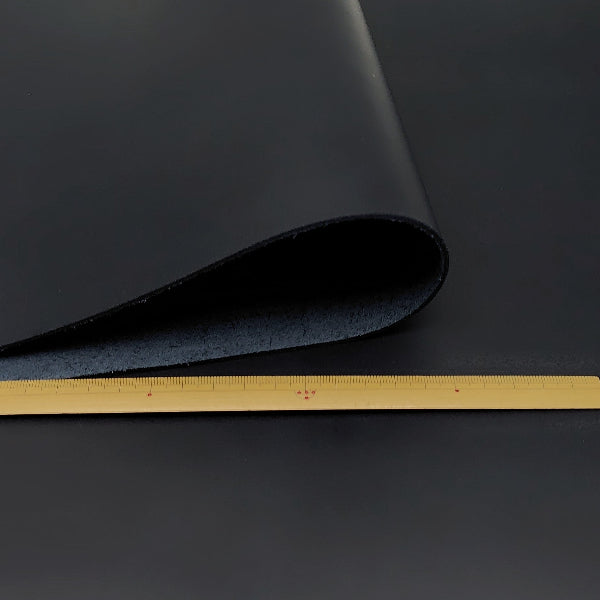 牛革【大ハギレ合計20デシ/2.4mm】ディープネイビー/gt-234