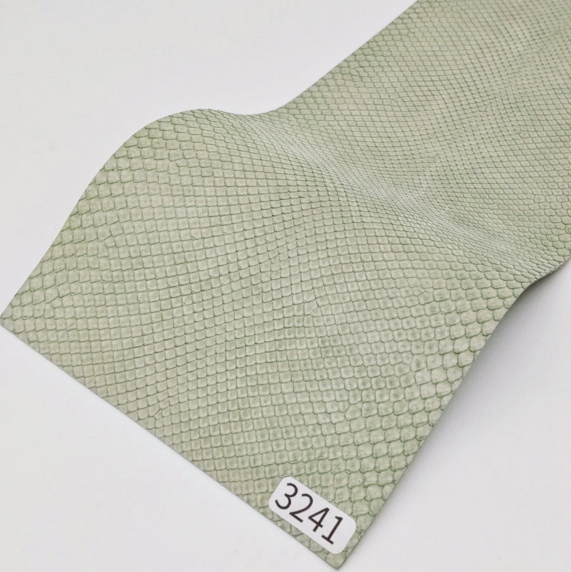 ヘビ革/ボア【33×11cm/0.4mm】デニム調ペールホワイト/Aランク/h3241