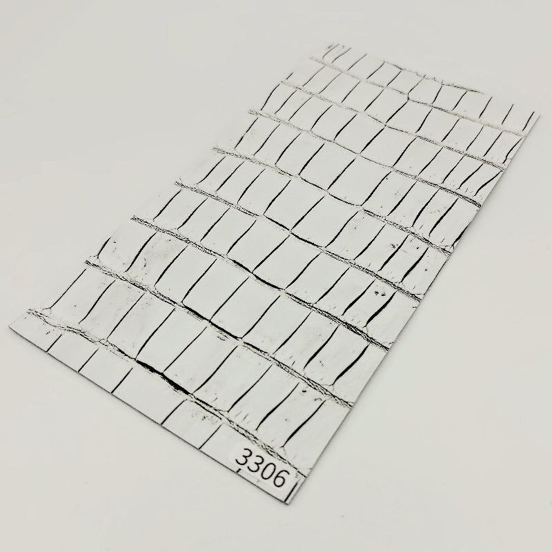 ワニ革/クロコダイル【11×21cm/1.2mm】谷黒ホワイト/Bランク/w3306