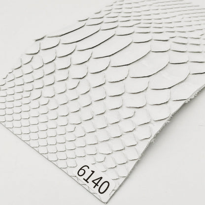ヘビ革/Dパイソン【ハガキ/0.9mm】ホワイト/ツヤ弱/背割/Sランク/h6140