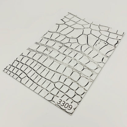 ワニ革/クロコダイル【ハガキ/1.2mm】谷黒ホワイト/Cランク/w3309