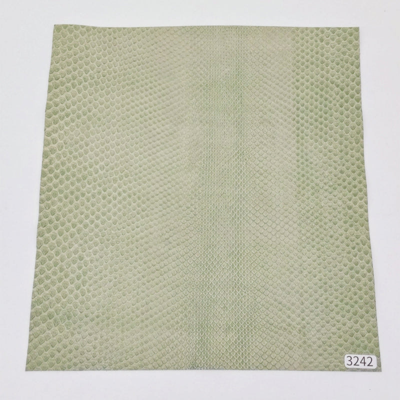 ヘビ革/ボア【24×22cm/0.4mm】デニム調ペールホワイト/Sランク/h3242