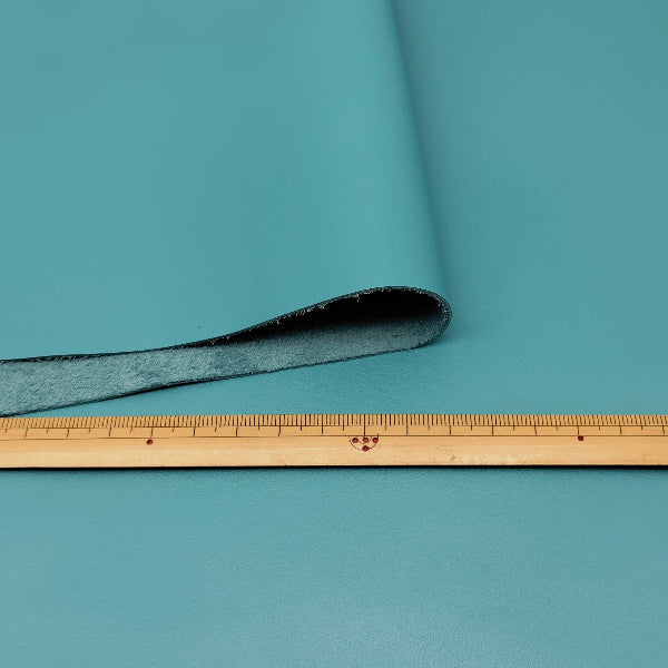 牛革【大ハギレ合計20デシ/0.9mm】ターコイズ/gt-260