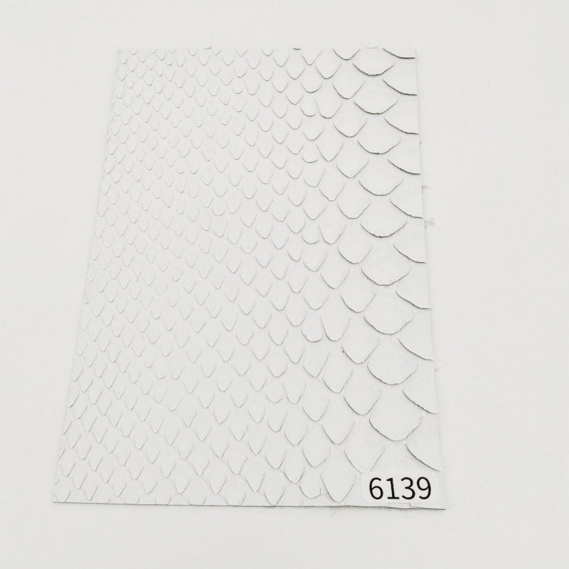 ヘビ革/Dパイソン【ハガキ/0.6mm】ホワイト/ツヤ弱/背割/Sランク/h6139