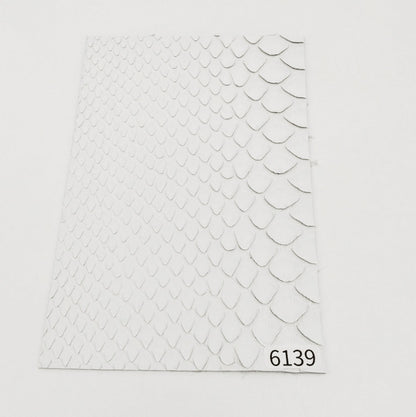 ヘビ革/Dパイソン【ハガキ/0.6mm】ホワイト/ツヤ弱/背割/Sランク/h6139