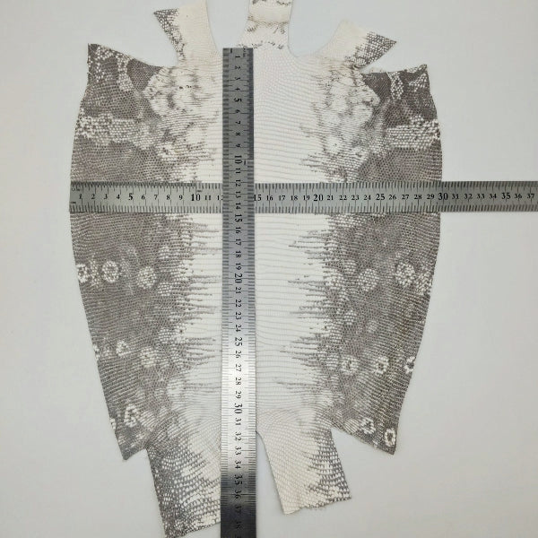 トカゲ革【最大幅29cm】ヒマラヤ仕上げ/マット/背割/6212 – レザー