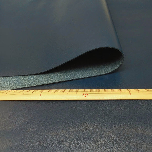 牛革【大ハギレ1枚20デシ/1.2mm】ネイビーブルー/gt-264