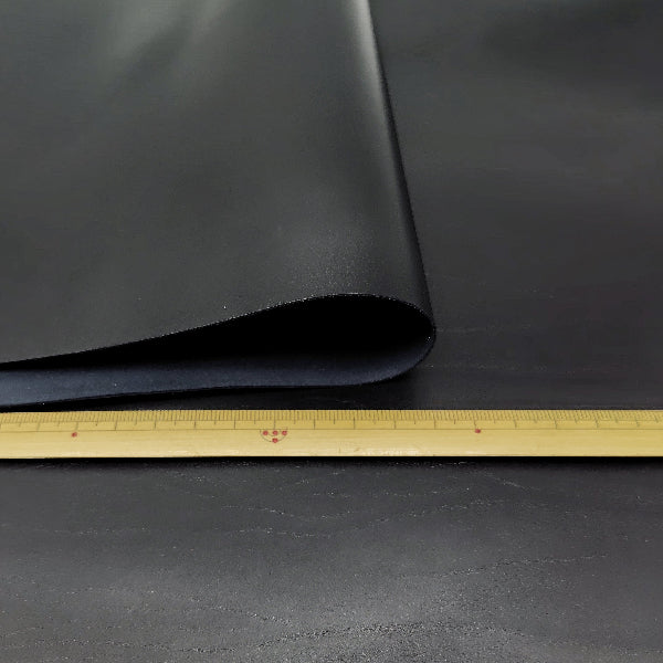 牛カーフ革/山浦染革【大ハギレ合計18デシ/0.7mm】ブラック/gt-387