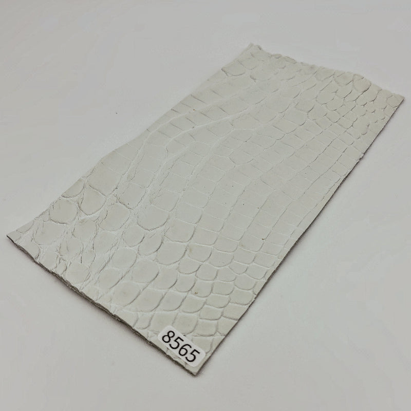 ワニ革/ナイルクロコ【11×21cm/1.5mm】染色用下地革/ハギレ付/Sランク/w8565