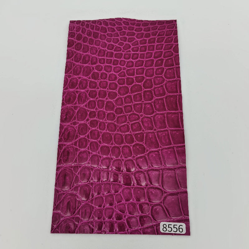 ワニ革/ナイルクロコ【11×21cm/0.9mm】ラズベリー/ツヤ強/Sランク/w8556