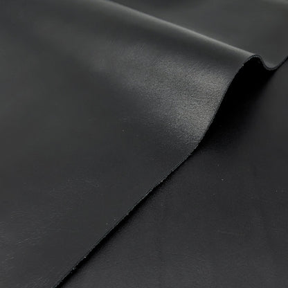 牛革【大ハギレ1枚20デシ/1.7mm】ブラック/gt-251