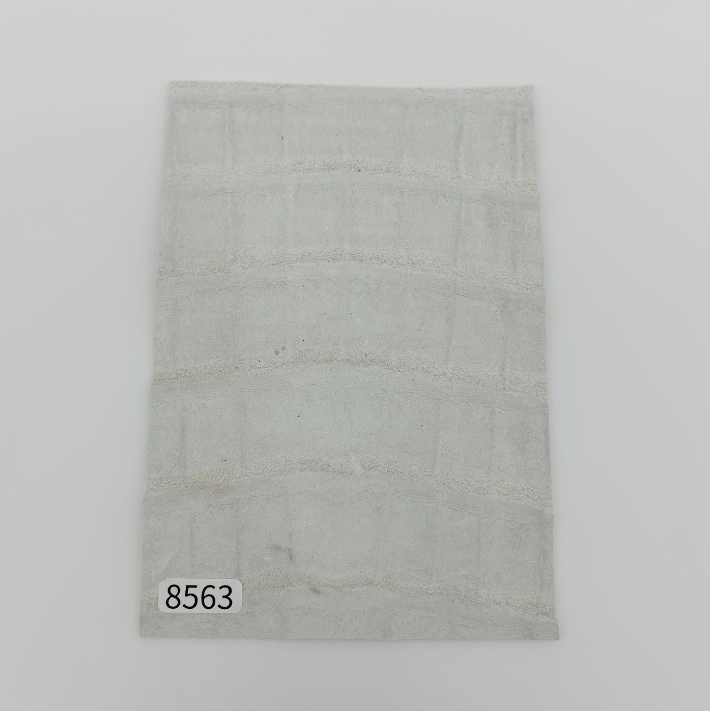 ワニ革/ナイルクロコ【ハガキ/1.5mm】染色用下地革/ハギレ付/Aランク/w8563