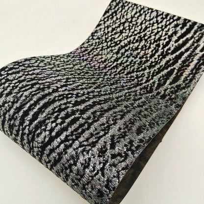 サメ革【33×11cm/0.7mm】黒×虹色シルバー/Sランク/s3294