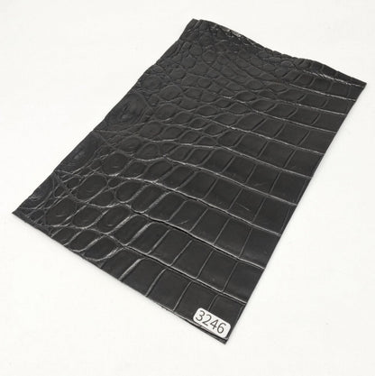 ワニ革/ナイルクロコ【A5/1.2mm】ブラック/ツヤ中/Cランク/w3246