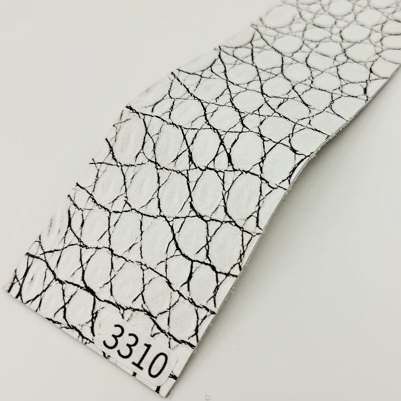 ワニ革/クロコダイル【5×21cm/1.2mm】谷黒ホワイト/Sランク/w3310
