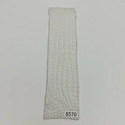 ワニ革/ナイルクロコ【5×21cm/1.5mm】染色用下地革/ハギレ付/Sランク/w8570
