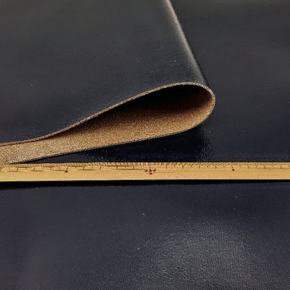 牛革【大ハギレ合計20デシ/1.5mm】ネイビー/gt-250