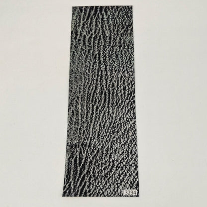 サメ革【33×11cm/0.7mm】黒×虹色シルバー/Sランク/s3294