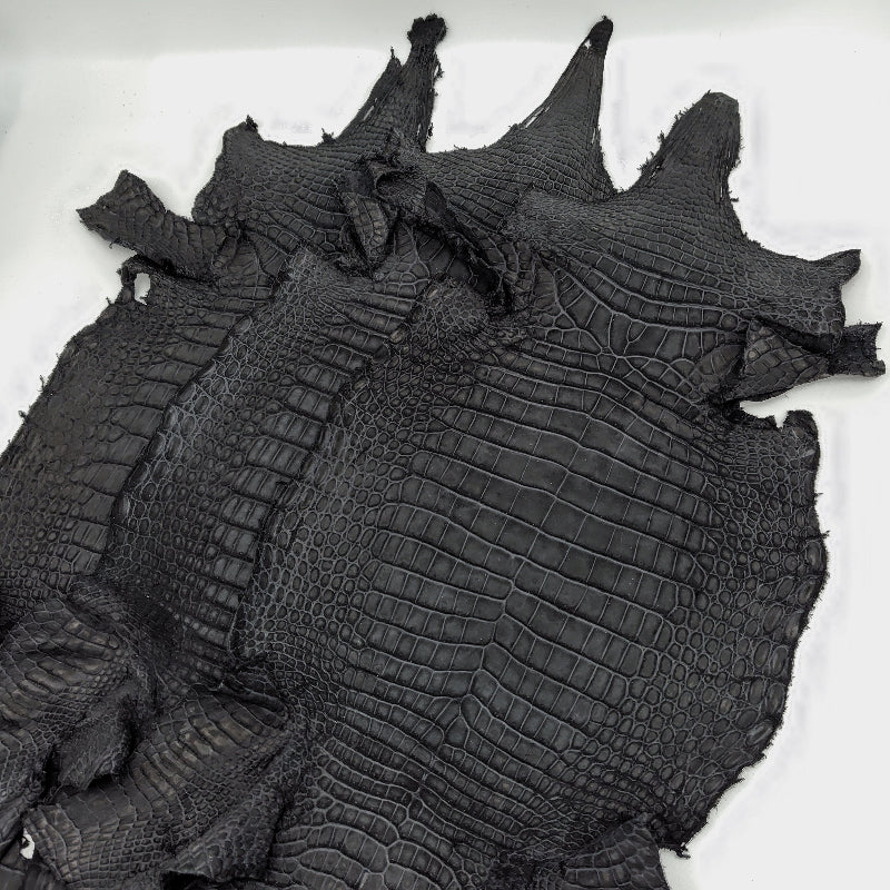 ワニ丸革/クロコダイル【一匹】墨色/デニム調加工/w42 – レザーマニア