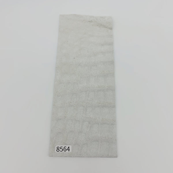 ワニ革/ナイルクロコ【8×21cm/1.5mm】染色用下地革/ハギレ付/Aランク/w8564