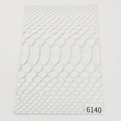 ヘビ革/Dパイソン【ハガキ/0.9mm】ホワイト/ツヤ弱/背割/Sランク/h6140