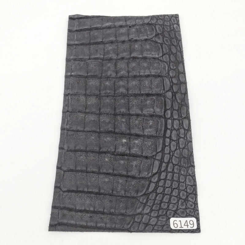 ワニ革/カイマン【11×21cm/1.3mm】墨黒色/マット/Aランク/w6149