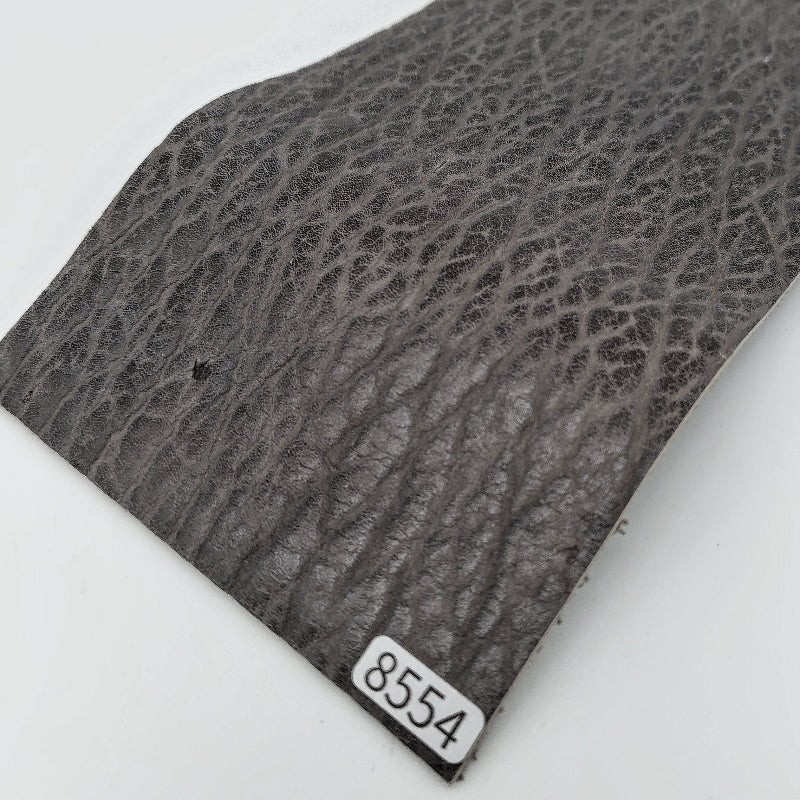 アザラシ革【11×21cm/2.7mm】グレー/ツヤ中/Bランク/a8554