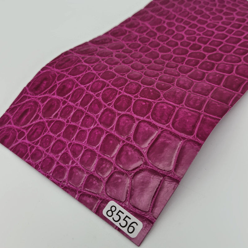 ワニ革/ナイルクロコ【11×21cm/0.9mm】ラズベリー/ツヤ強/Sランク/w8556