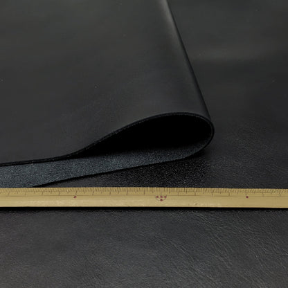 牛革【大ハギレ1枚20デシ/1.7mm】ブラック/gt-251