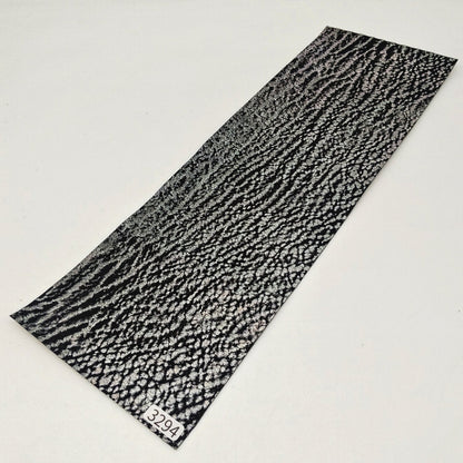 サメ革【33×11cm/0.7mm】黒×虹色シルバー/Sランク/s3294